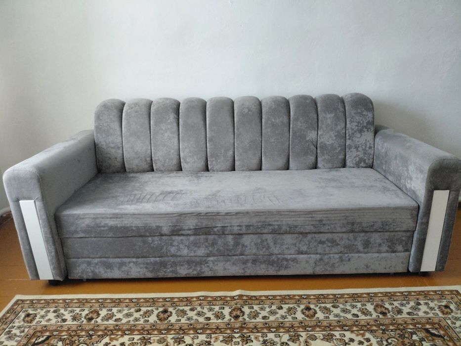 Продам диван хорошем  состоянии.