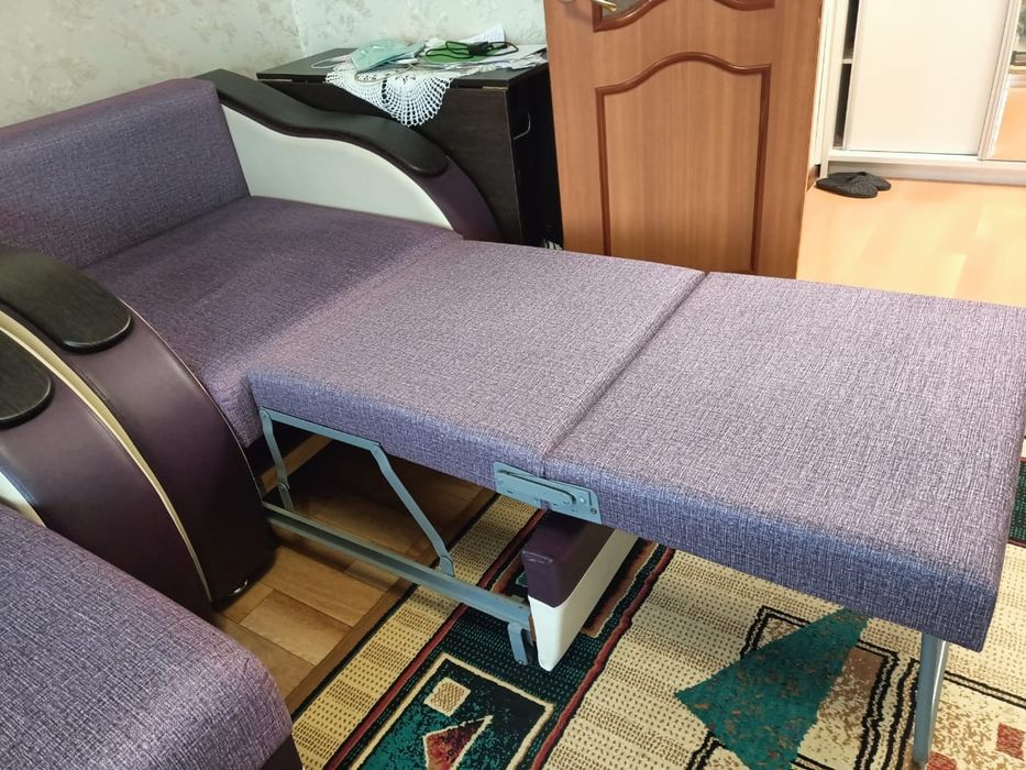 Диван с креслом в отличном состоянии