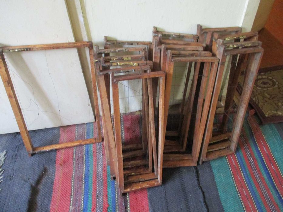 Пчеларски инвентар ,вестници и  списания