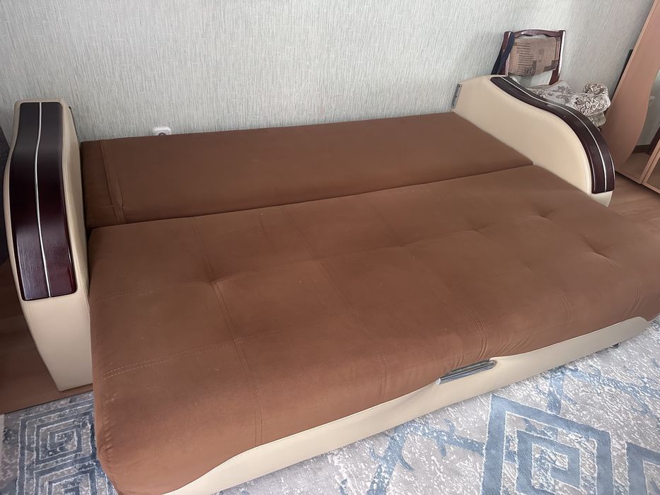 Продам диван в хорошем состояний