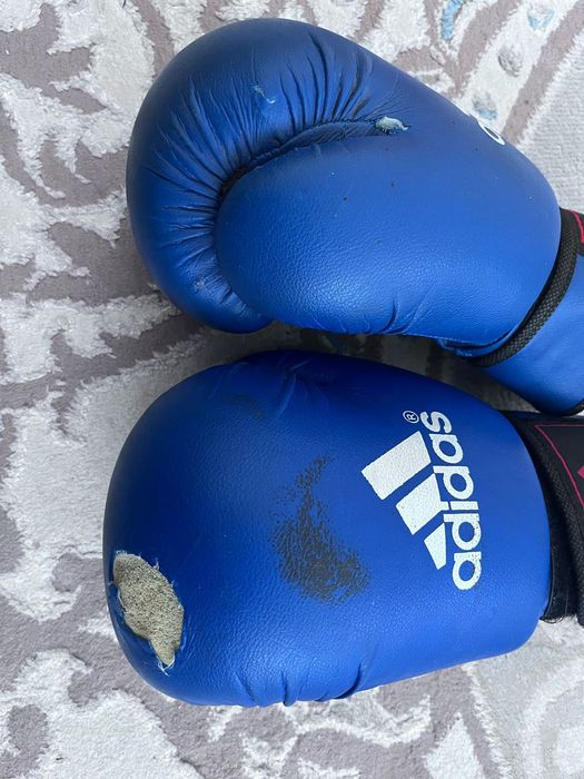 Боксёрки перчатки