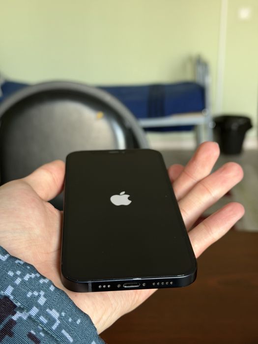 Iphone 12 в отличном состояний