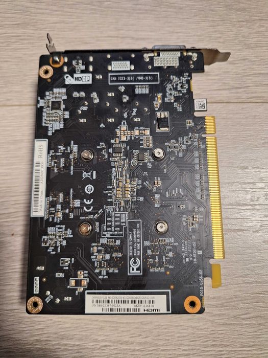 Vand placa video AMD SAPPHIRE RX 550 4 GB 128 BIT.