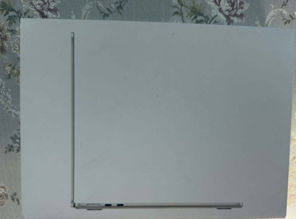 Продам Macbook Air M3 “13 дюймовый