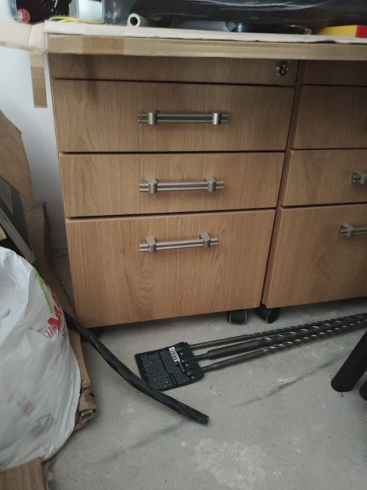 Офис мебели практически нови