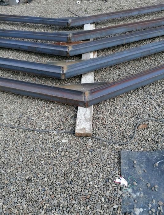 Vand 4ferme metalice la 10m din ipe 160 și 8stalpi la 4m la 2500euro