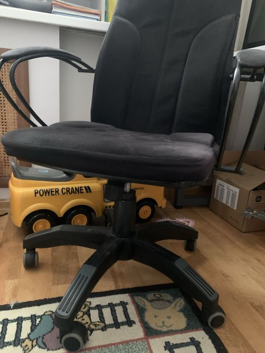 Офисное кресло, стул