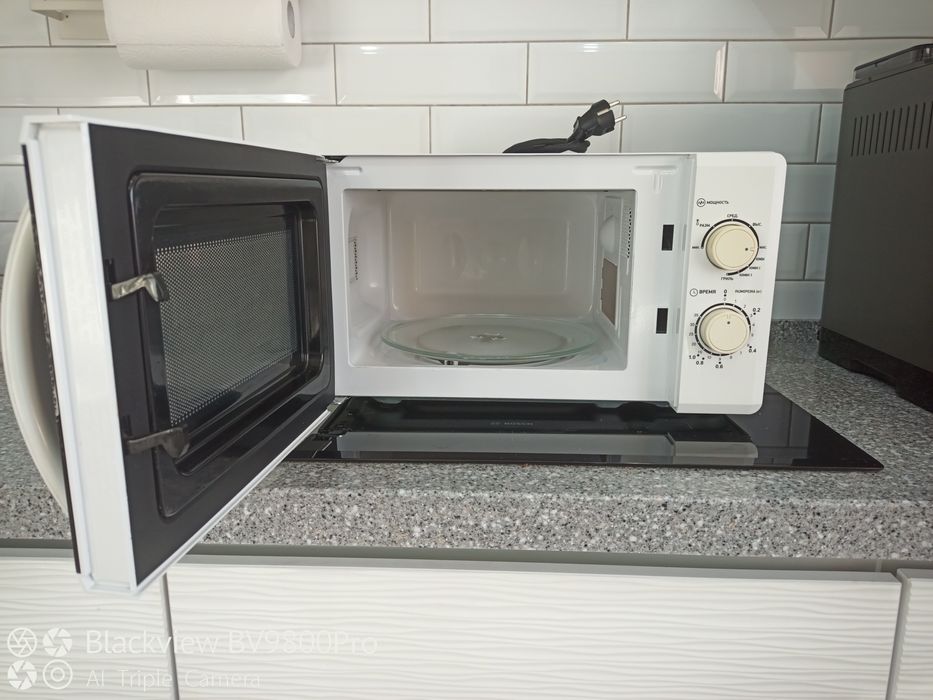 Микроволновка Elenberg