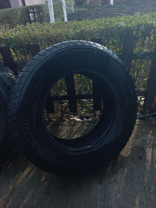 Гуми 2бр 205 70 15