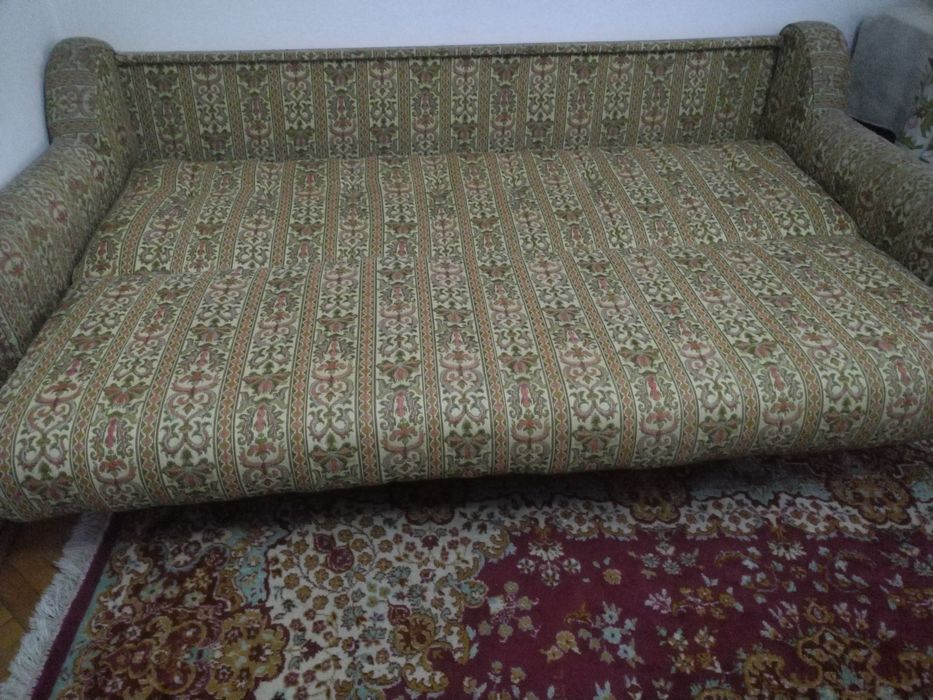 Canapea extensibila colorata