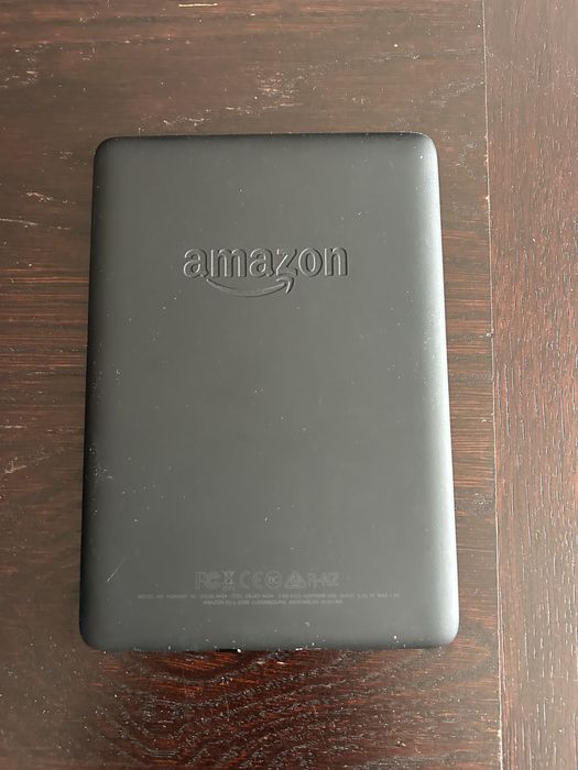 Kindle Paperwhite gen 10  Kobo Aura