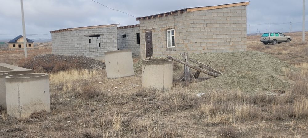 Продаётся времянка с фундаментом для большого дома