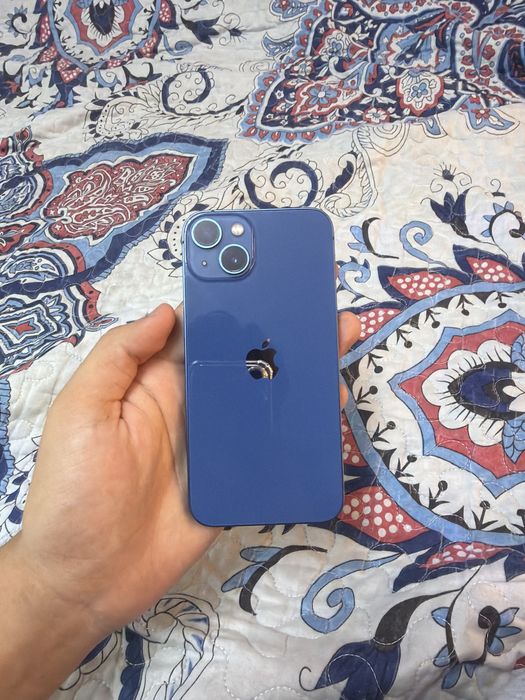 Iphone 13 договорная цена почти как новый.