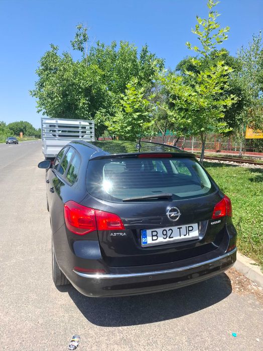 Vand Opel Astra 4500 euro  ecoflex Sports Tourer an 2015
