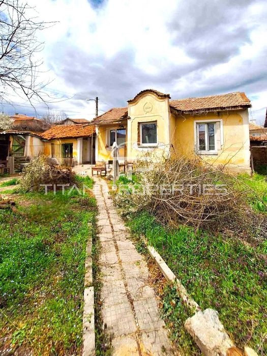 Едноетажна къща в Старосел