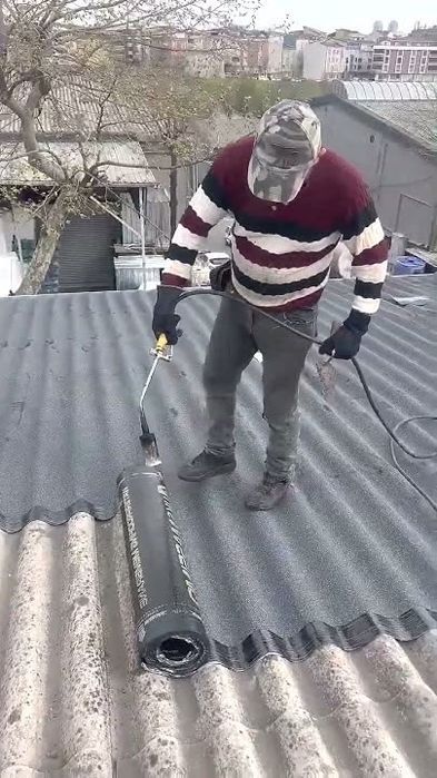 Construcții acoperiș!