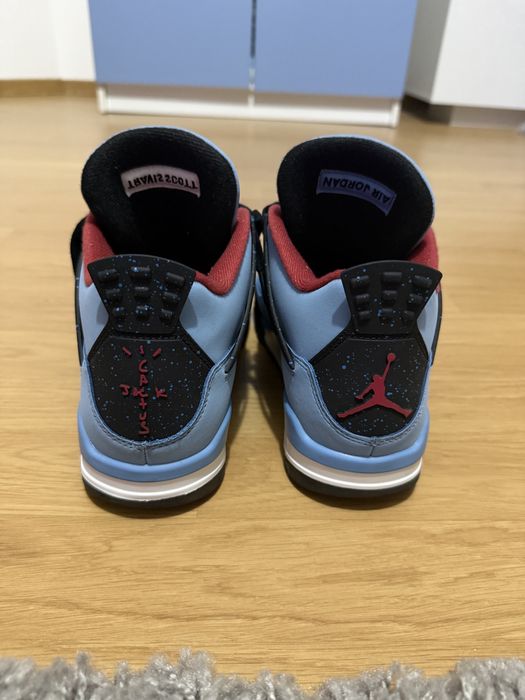 Air Jordan 4 Travis Scott