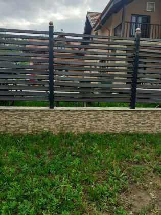 Garduri si porti din panou stil jaluzele, sipca metalica, plasa si BCA