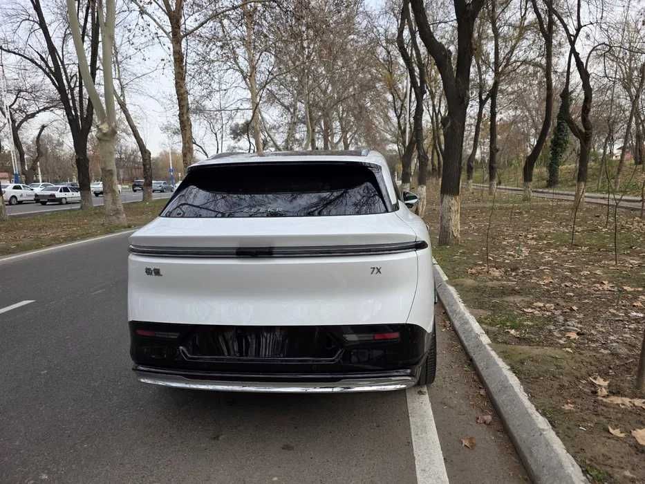 Zeekr 7x 605 RWD naxtga va halol nasiya savdoga