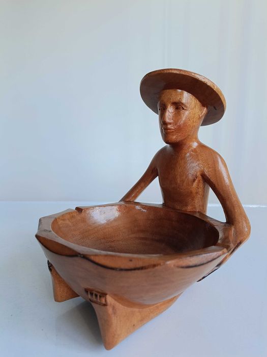 Дърворезба от остров Бали, купа за бижута, ключове и други аксесоари.