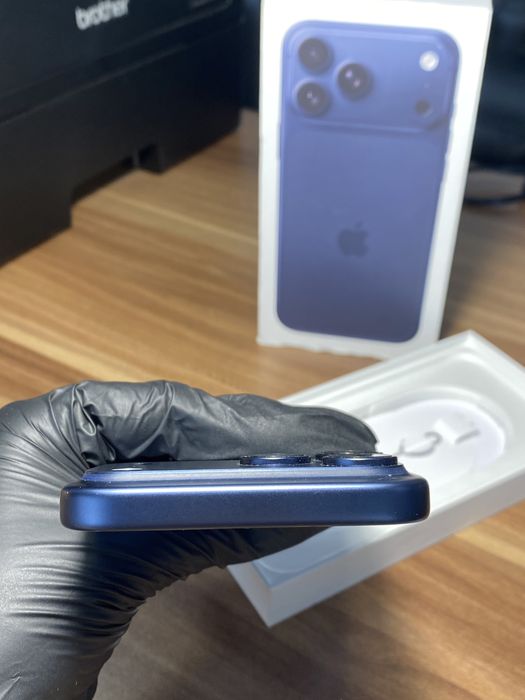 iPhone 17 Pro Max • 256 GB • Deep Blue