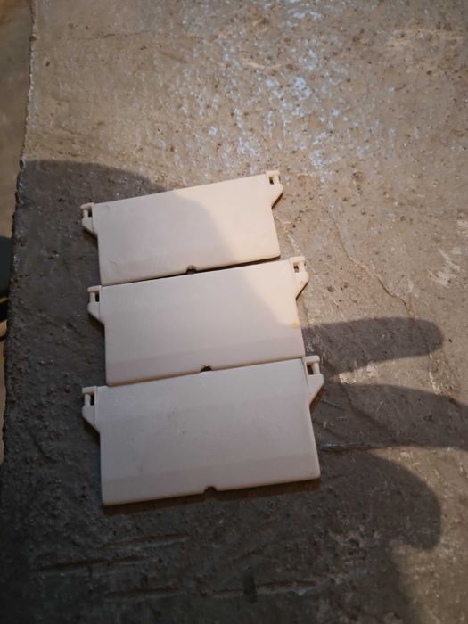 Продавам 3 бр.тежести за вертикални щори