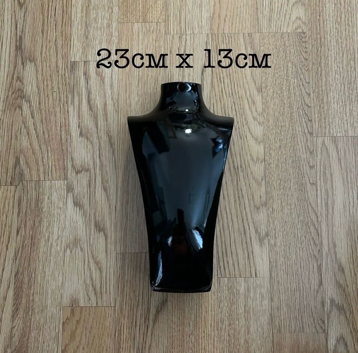 Стойки бижута, комплект за колие и гривна  черен гланц