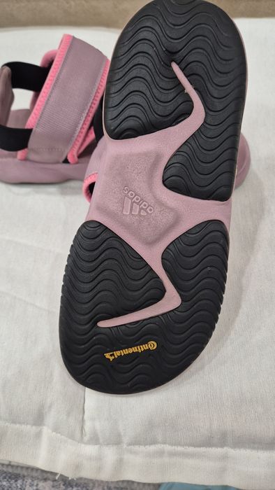 Сандали Adidas              .