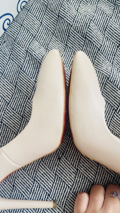 Продам женские туфли