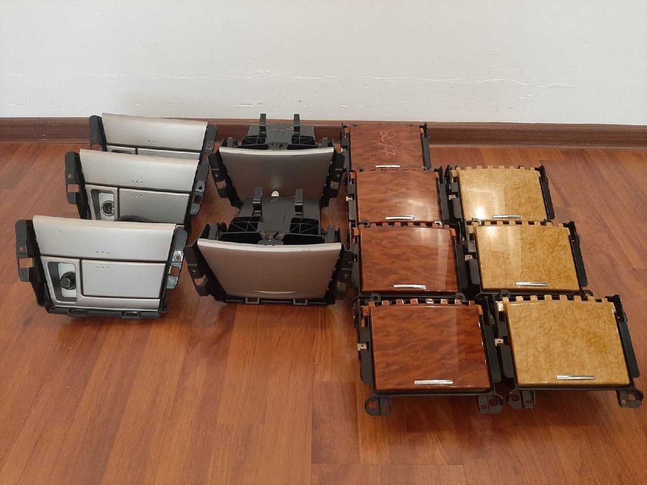 Продам Пепельница и кармашек селектора в сборе Toyota Camry 40 / 45