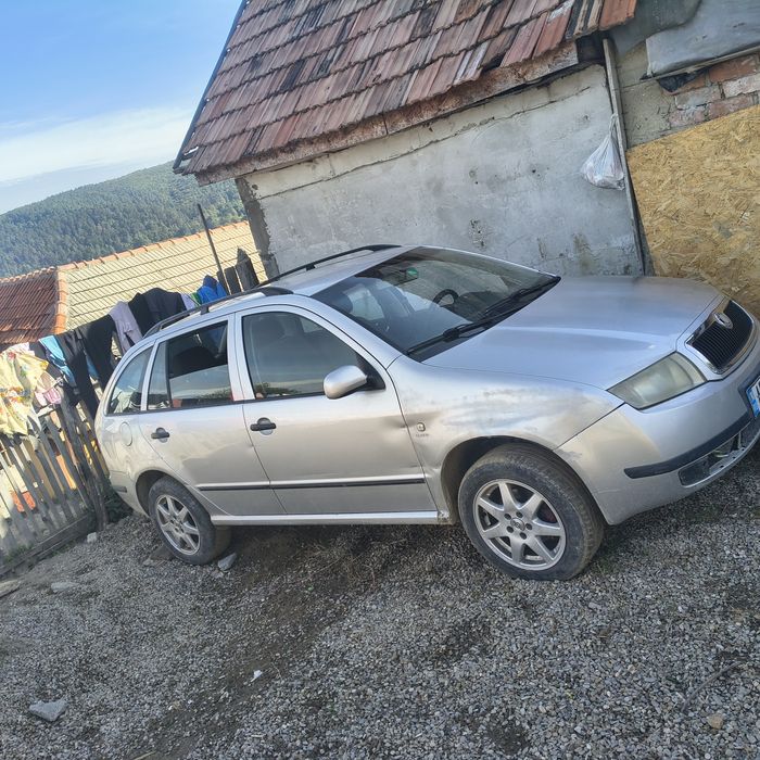 SKODA Octavia 2005 dezmembrări mașina e o stare bună e de câmp