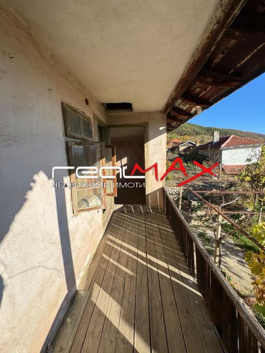 Продава къща в с. Горно Изворово