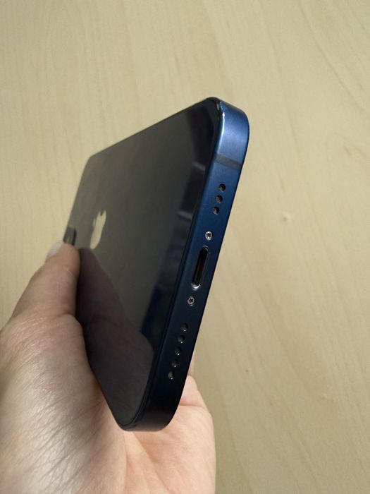 Vand Iphone 12 - 64GB - Blue - liber