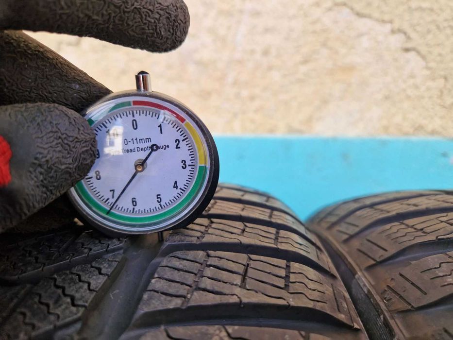 2 Pirelli R17 225/60 Зимни гуми  DOT2718