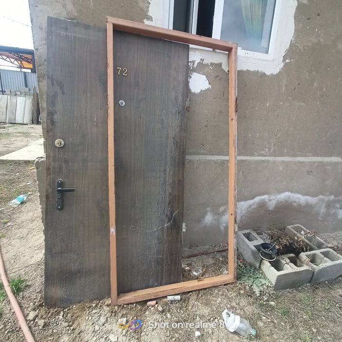 Продам железную дверь б/у
