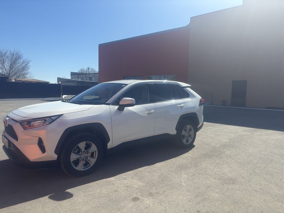 Продам Тойота Раф4