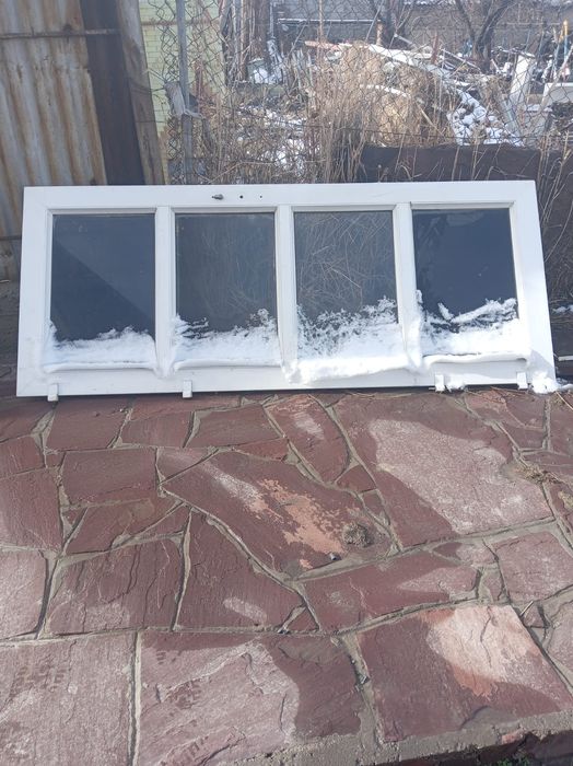 Продам дверь пластиковую