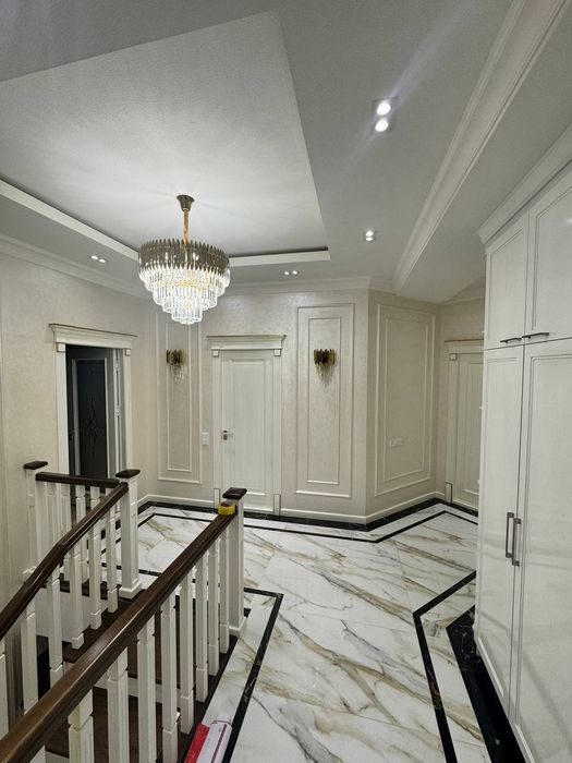 Продаётся 2-х уровенная красивый квартира Новостроенным доме. 186м2.