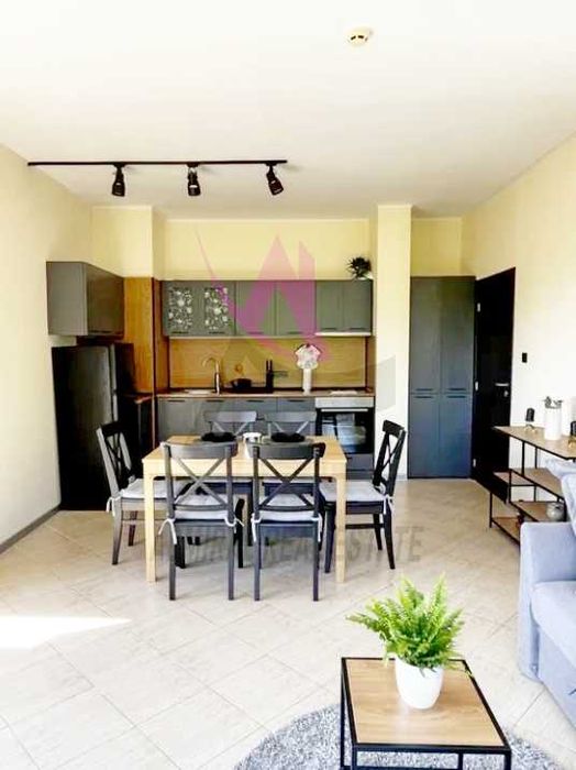 Дава се под наем Тристаен апартамент в к.к. Златни пясъци - 87 кв.м за 600 € - Снимка #1