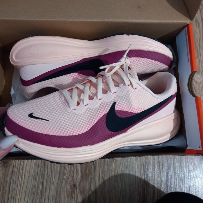 Дамски маратонки Nike