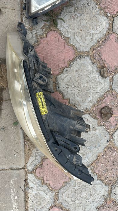 Продам передний фар альфард