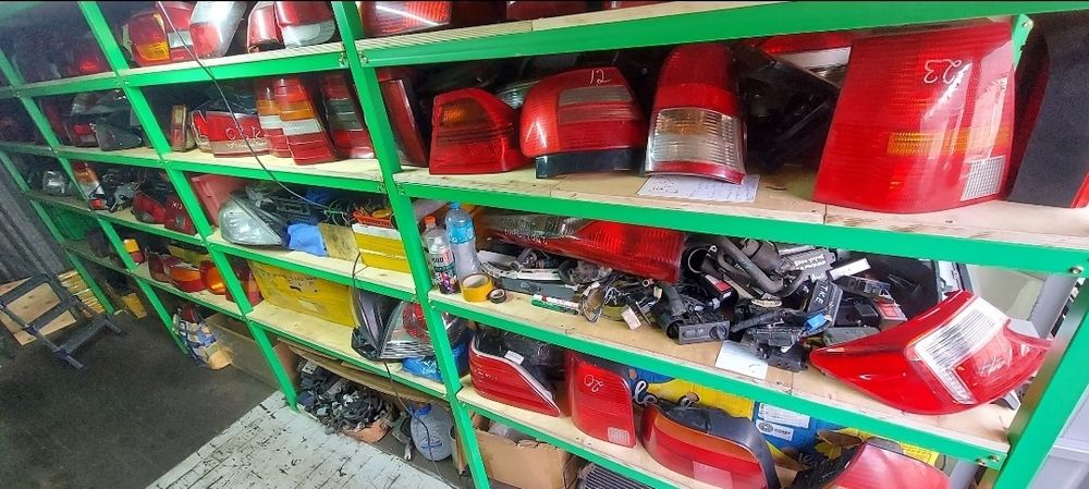 Распродажа задних фонарей