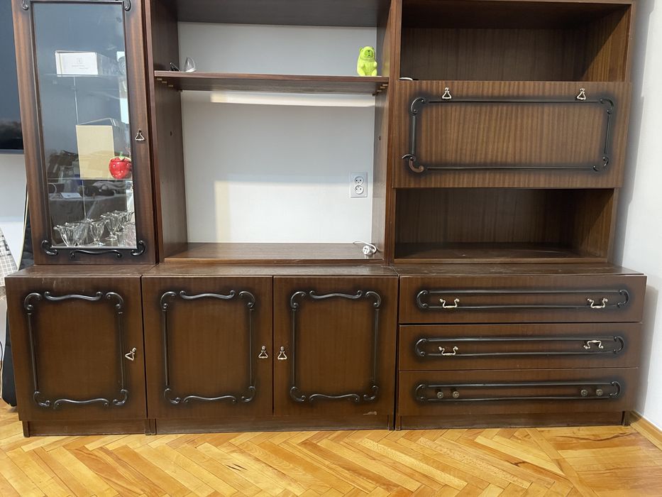 Шкаф-сервант для гостиной