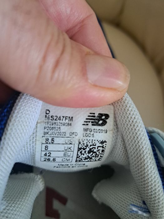 Adidasi New Balance nr 42