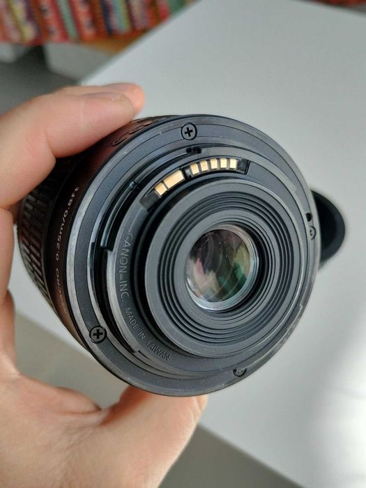 Canon EF-S 18-55mm f/3.5-5.6 IS STM