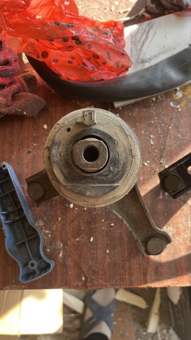 Опора двигателя Камри 45