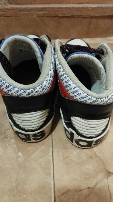 Маратонки ADIDAS