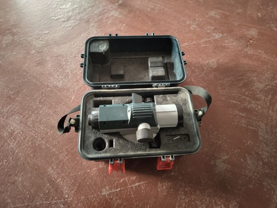 Bosch nivelir oʻzi.