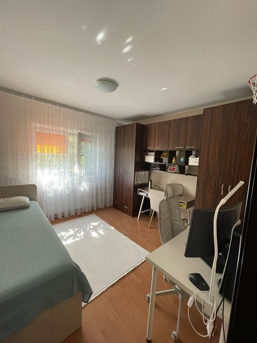 Apartament 3 camere de inchiriat