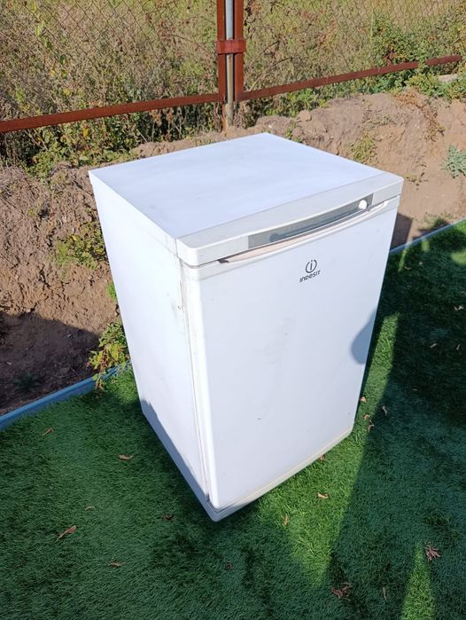 Морозильник indesit